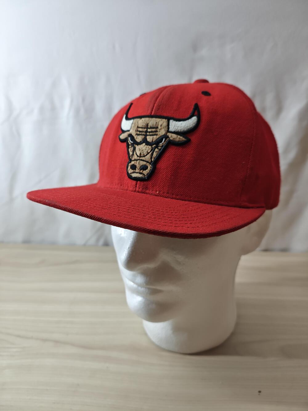 Chicago Bulls Hat Cap Snap Back Red Black NBA Basketball Mens Cork Brim Bulls